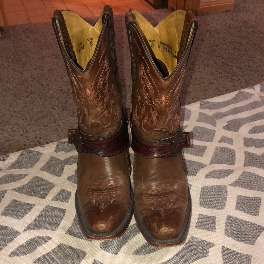 Corral boost size 8